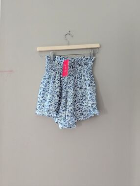 Jess Lea Sunny Strolls High Waisted Shorts Blue Floral NWT Small